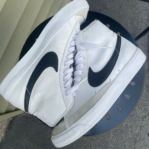 Womens - Nike Blazer mid “77 vintage high top shoe